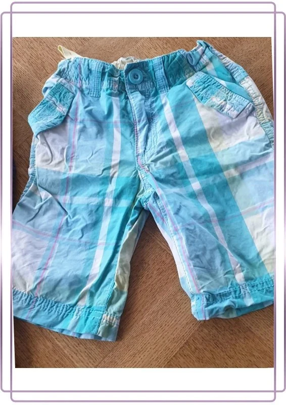 Lot van 2 buikvrije broekjes en shorts 4-5 jaar – photo 3
